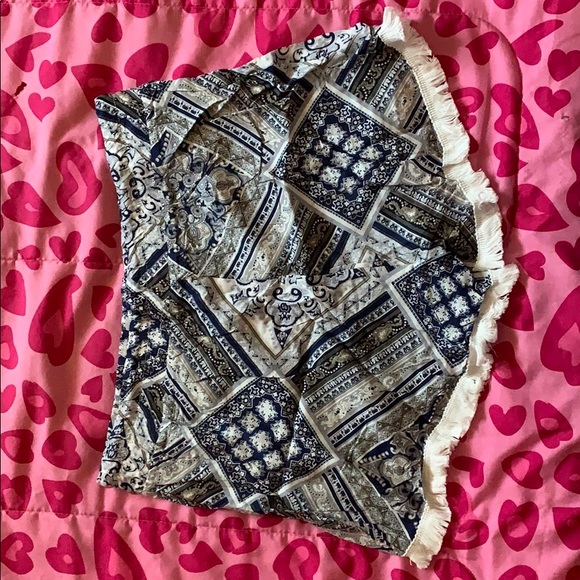 Fashion Nova high rise shorts - Picture 4 of 4